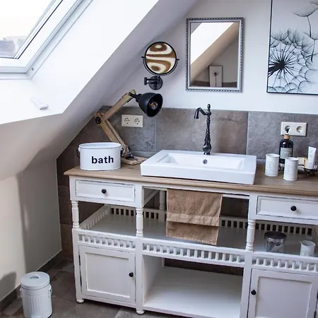 Blumenhuhnhof * Burg Kauper